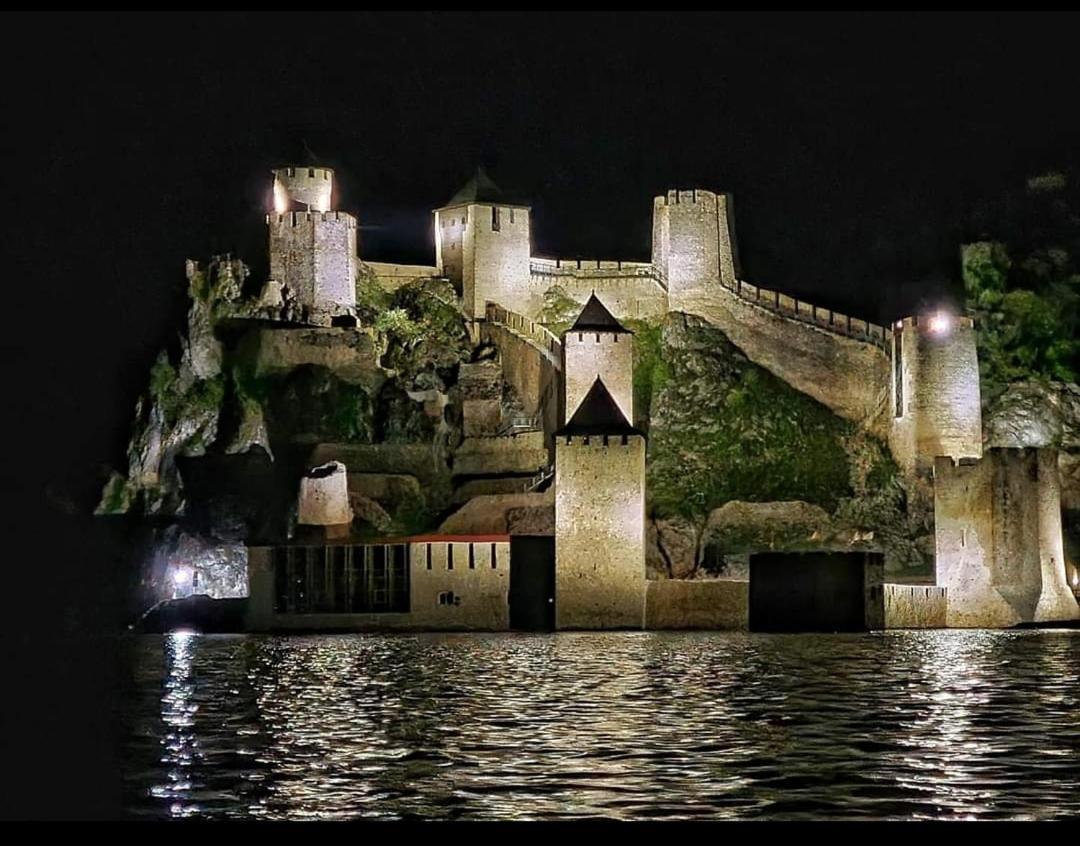 Apartmani "Marija" Golubac Exteriör bild
