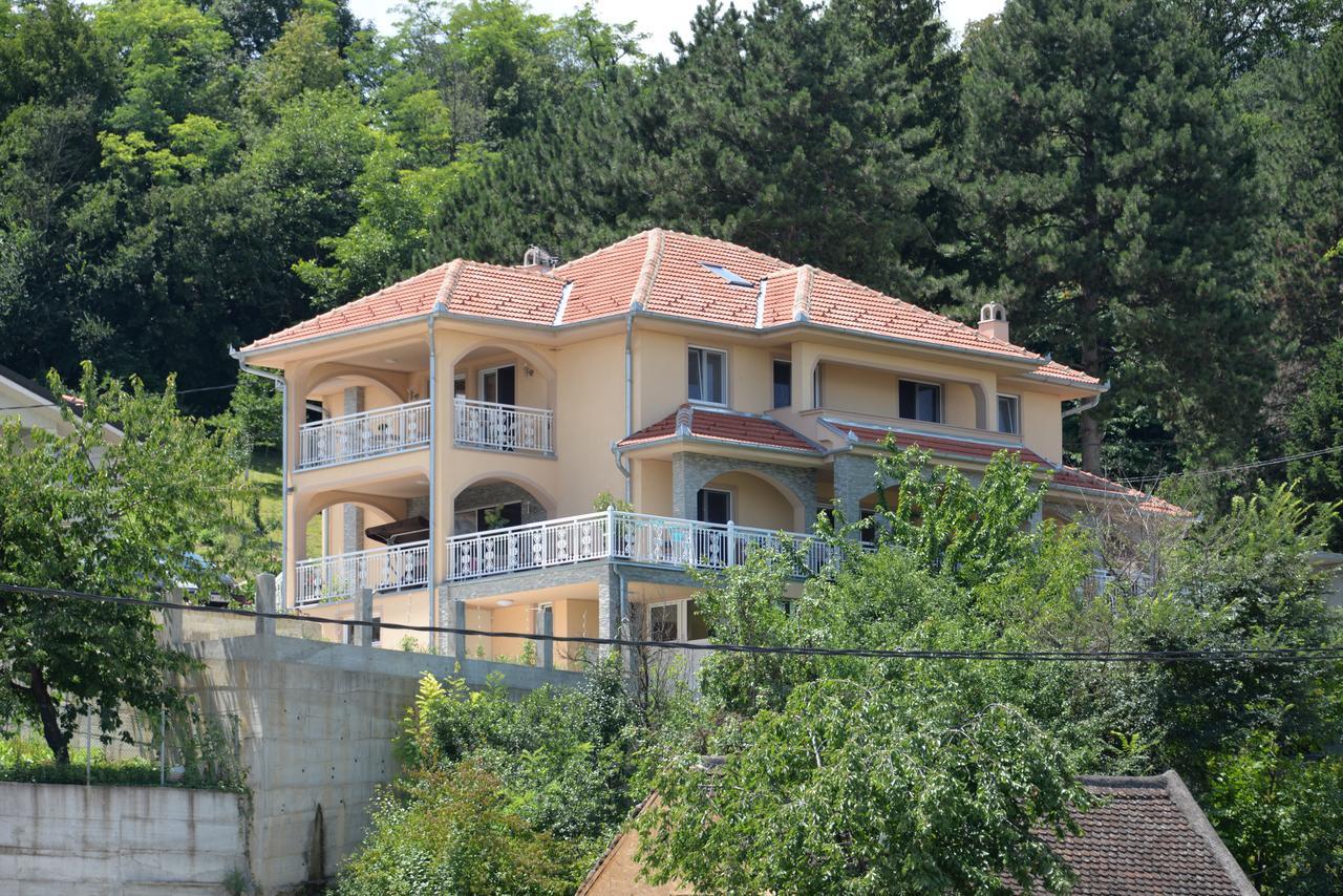 Apartmani "Marija" Golubac Exteriör bild